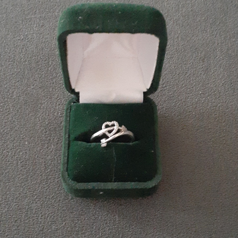 Silver heart ring